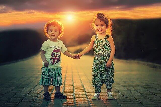 Aprende a identificar y desarrollar las habilidades sociales en tus hijos